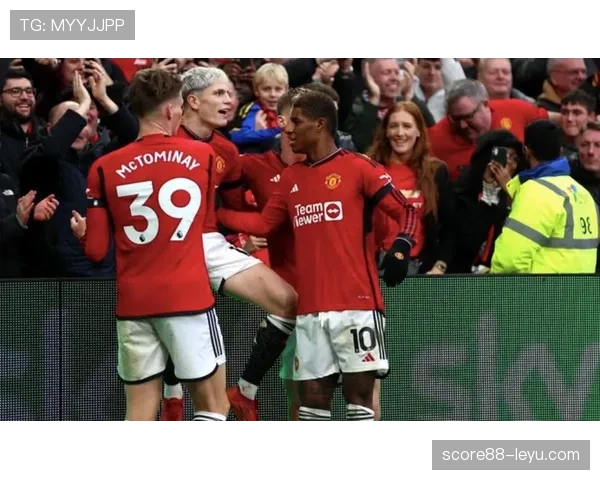 曼联深陷战术困局：豪门光环褪去，重建之路何在？