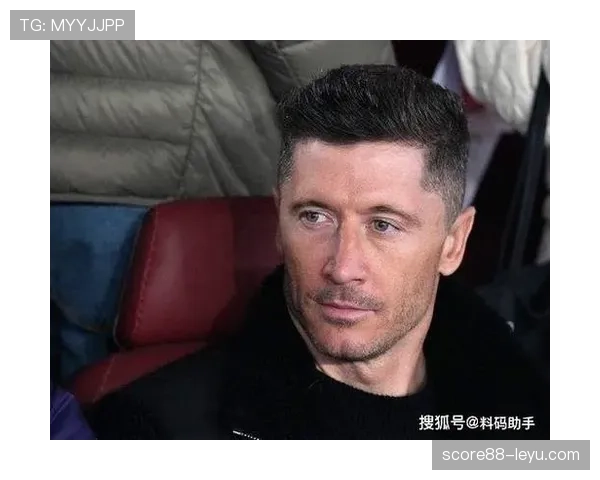 莱万多夫斯基与凯恩能力对比:全能中锋与终结机器的差异 莱万多夫斯基与凯恩能力对比:全能中锋与终结机器的差异