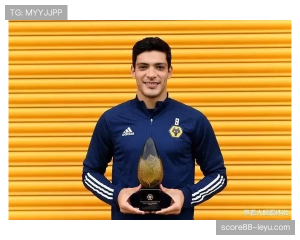 杜埃与迪巴拉脚下技术对比：细腻度、创造性及进攻效率分析